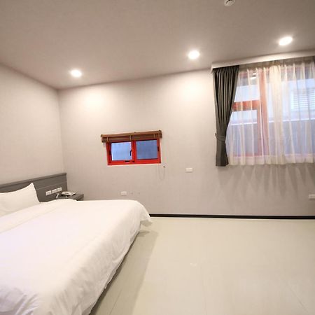 花蓮亮君經典民宿1館加2館民宿-東大門夜市-電梯包棟bright King Homestay Хуалянь Номер фото